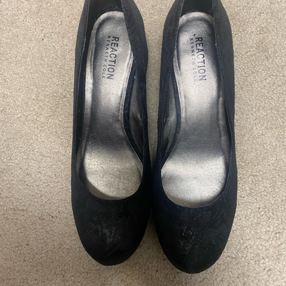Kenneth Cole Reaction Women's Black Pumps